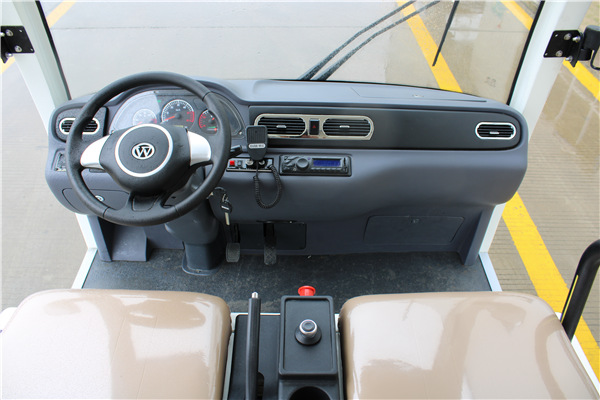 14座電動觀光車-駕駛室